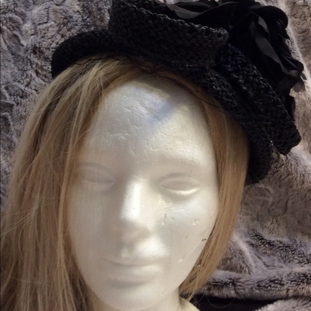 Fascinator hat. - Picture 2 of 8